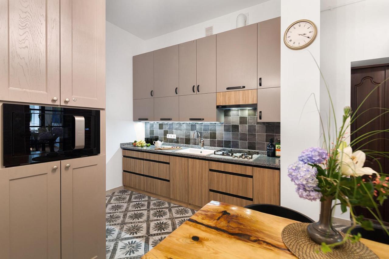 Gallery Art Apartment リヴィウ エクステリア 写真
